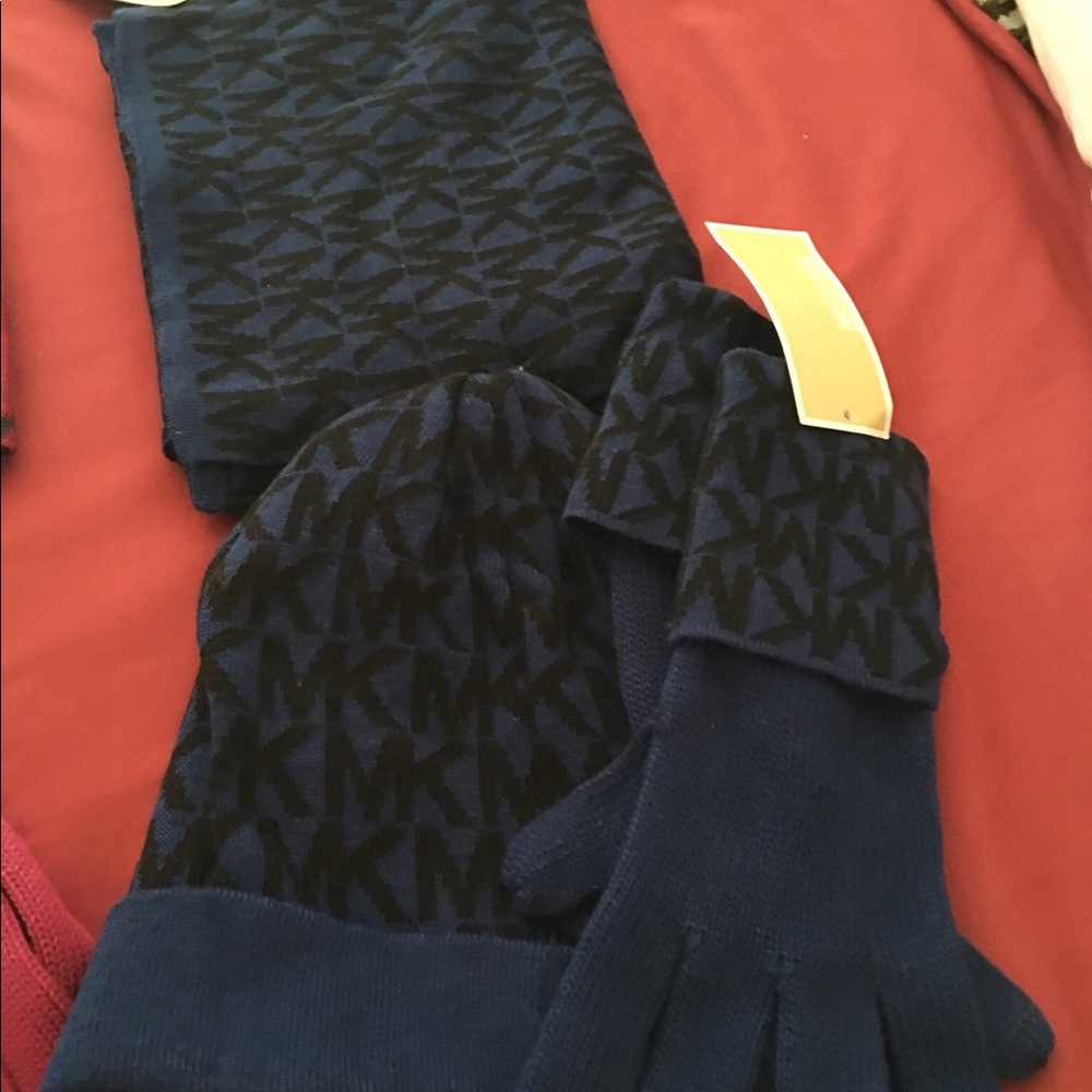 Black and blue MK 3 pc set